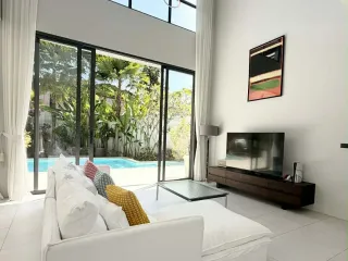 For rent 5 bedrooms villa in Mueang Phuket, Phuket
