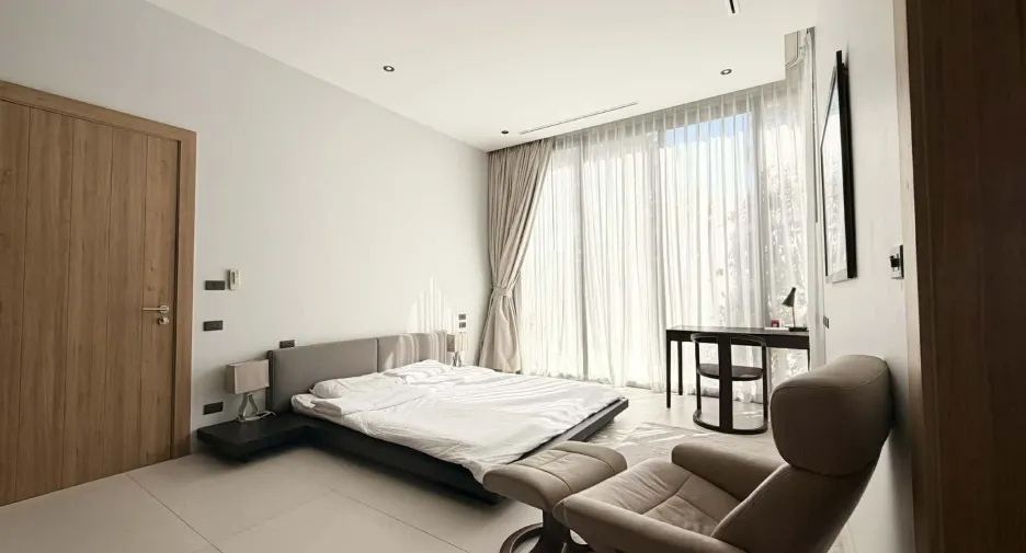 For rent 5 bedrooms villa in Mueang Phuket, Phuket
