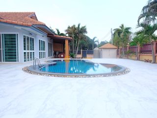 À louer 4 chambres maison à Bang Lamung, Chonburi