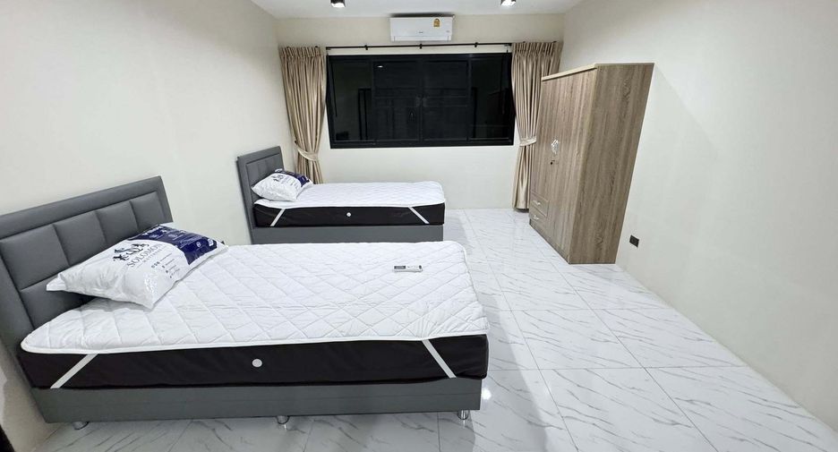 For sale and for rent 4 bedrooms townhouse in Wang Thonglang, Bangkok