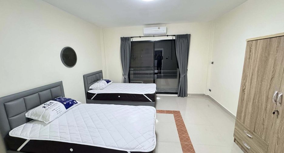 For sale and for rent 4 bedrooms townhouse in Wang Thonglang, Bangkok