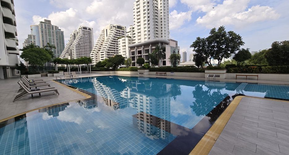 À louer 4 chambres condo à Watthana, Bangkok