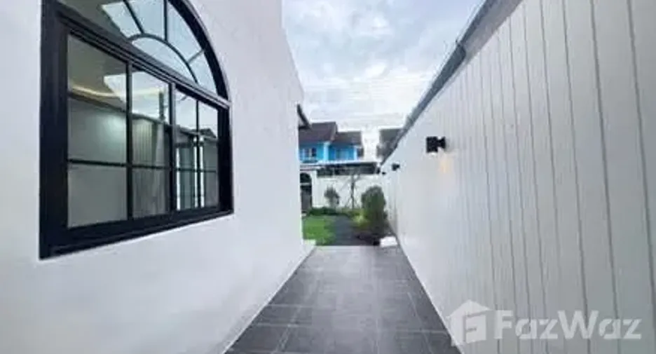 For sale 3 ベッドルーム townhouse in Thalang, Phuket