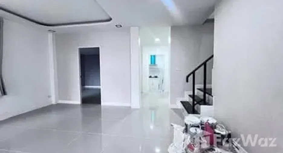 For sale 3 ベッドルーム townhouse in Thalang, Phuket