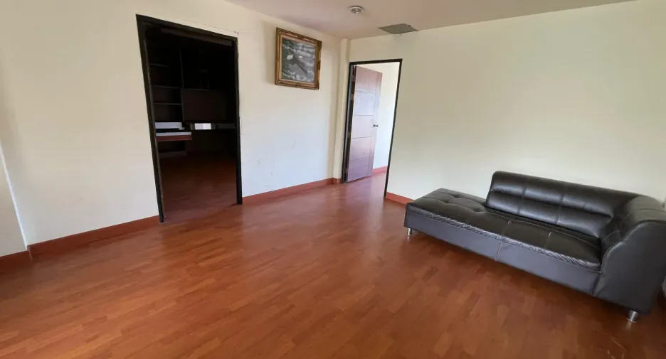 For rent 4 bedrooms retail Space in Bang Lamung, Chonburi