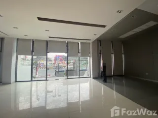 For rent retail Space in Bang Rak, Bangkok