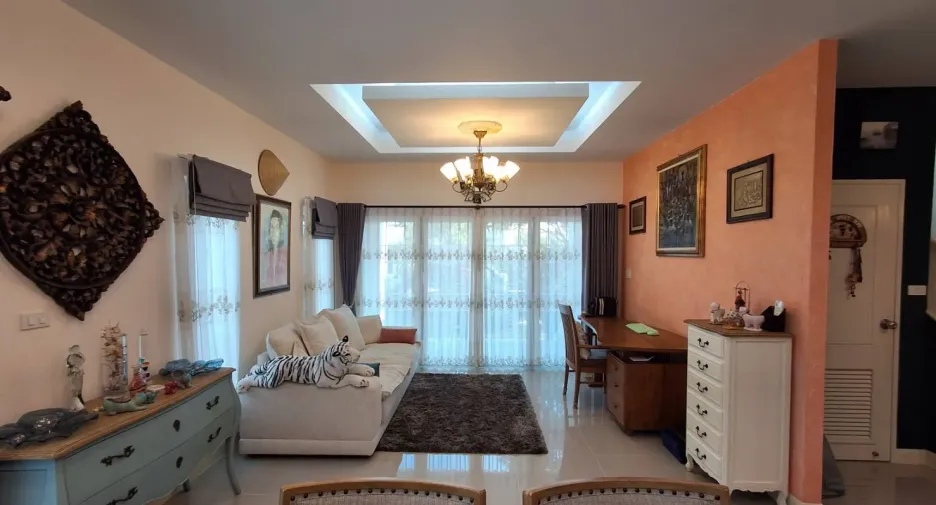 Casa en alquiler y en venta de 3 habitaciones en Ban Chang, Rayong