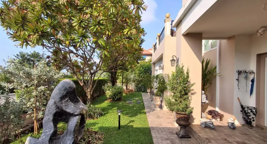 Casa en alquiler y en venta de 3 habitaciones en Ban Chang, Rayong