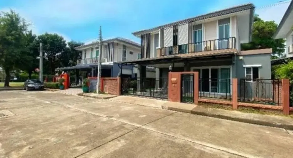 For rent 5 bedrooms house in Suan Luang, Bangkok