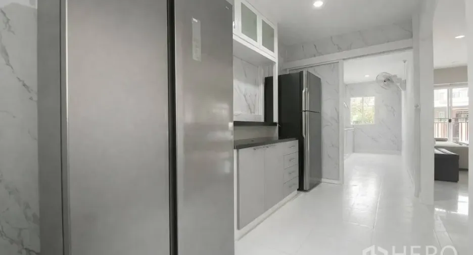 For rent 5 bedrooms house in Suan Luang, Bangkok