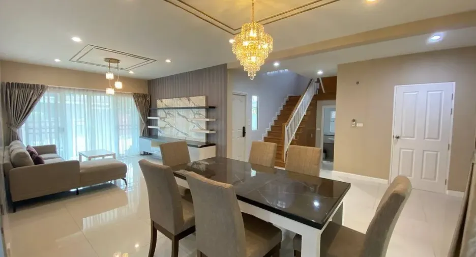 For rent 5 bedrooms house in Suan Luang, Bangkok
