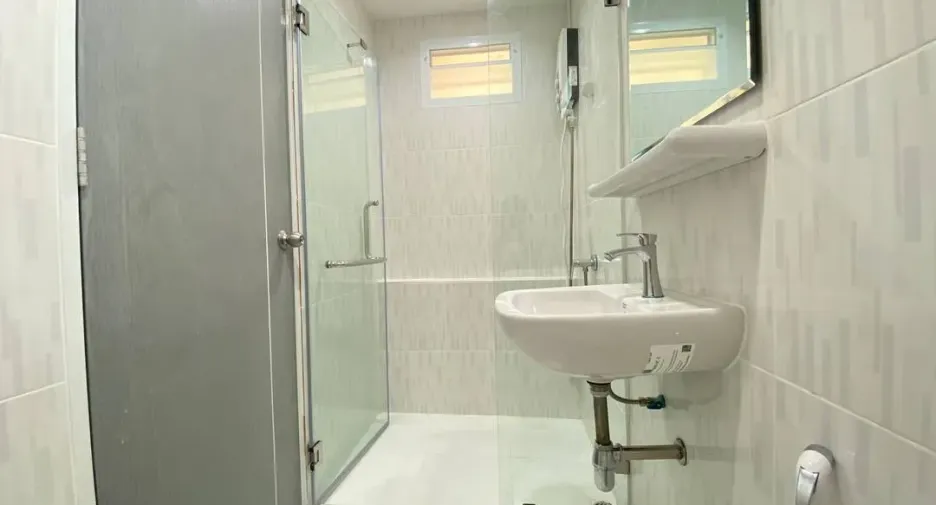 For rent 5 bedrooms house in Suan Luang, Bangkok