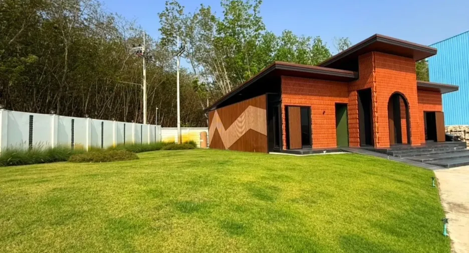 For sale warehouse in Ban Bueng, Chonburi