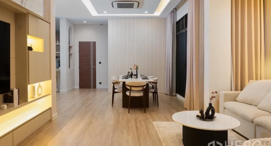 For rent and for sale 3 bedrooms house in Phra Khanong, Bangkok