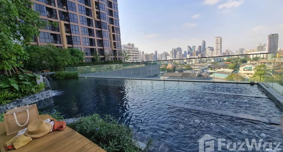 For rent 1 bed condo in Khlong Toei, Bangkok