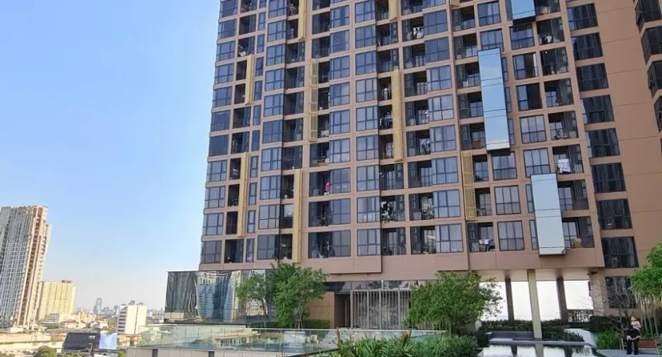 For rent 1 bed condo in Khlong Toei, Bangkok