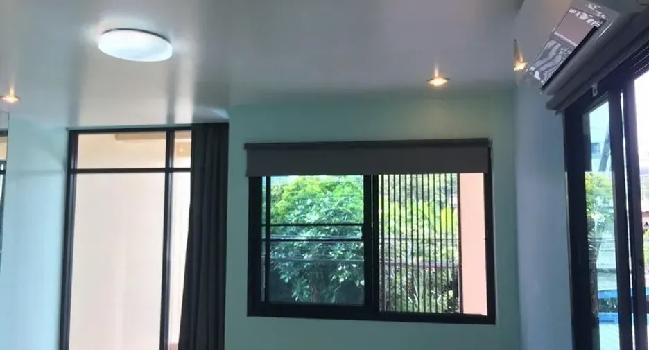 For rent office in Phra Khanong, Bangkok