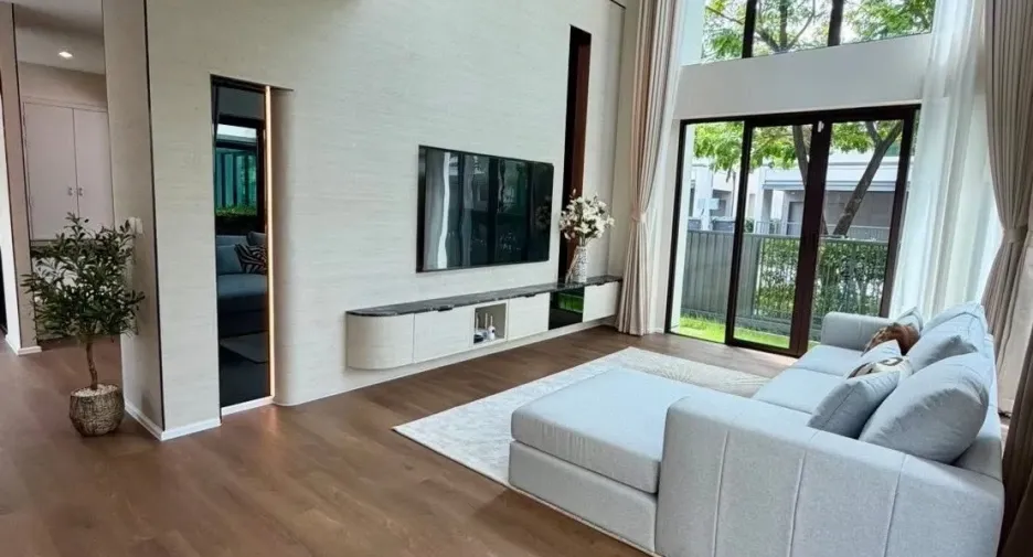 For rent 4 bedrooms house in Bang Phli, Samut Prakan