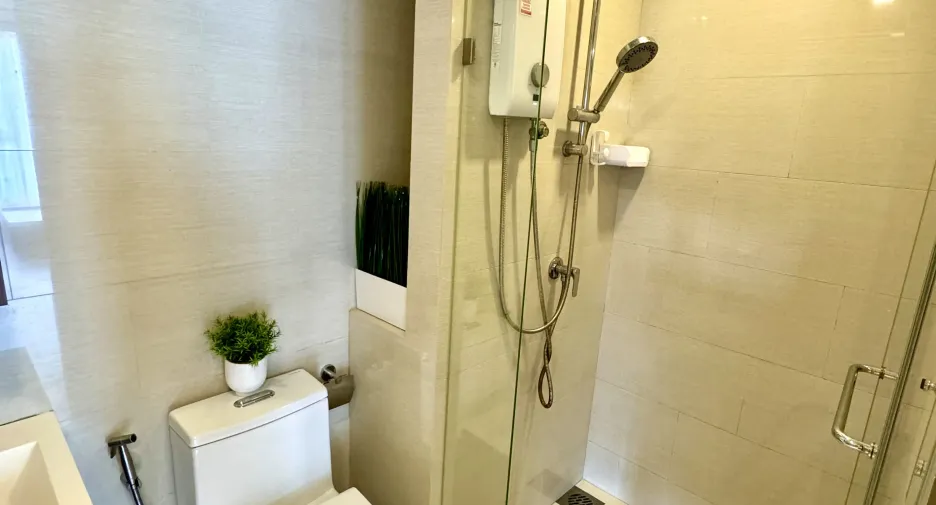 For sale and for rent 2 bedrooms condo in Bang Na, Bangkok