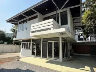 ให้เช่า 4 ห้องนอน บ้านเดี่ยว ใน พระโขนง, กรุงเทพฯ