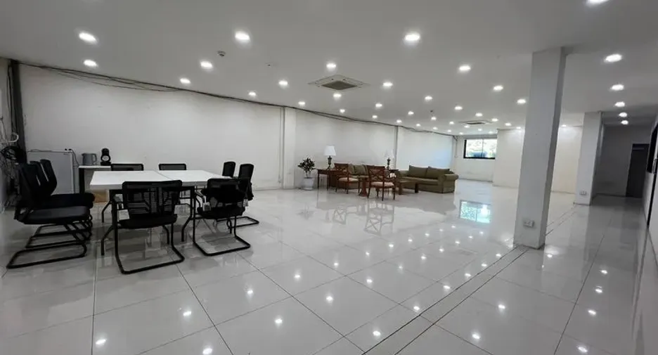 For rent office in Phra Khanong, Bangkok
