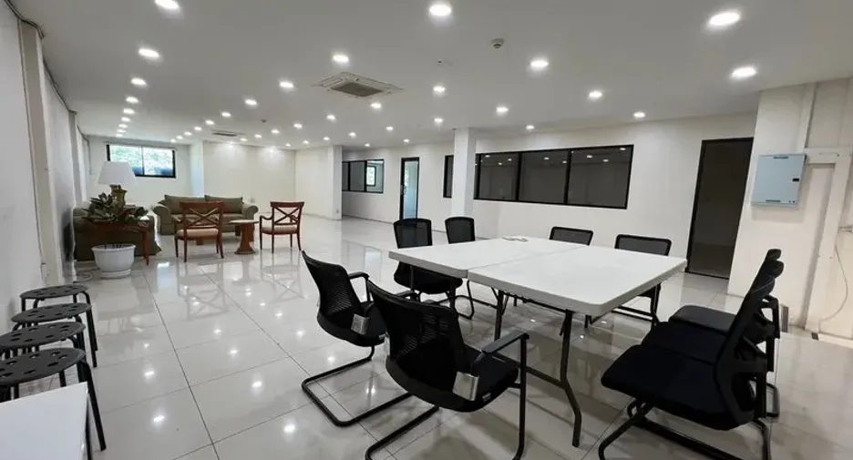 For rent office in Phra Khanong, Bangkok