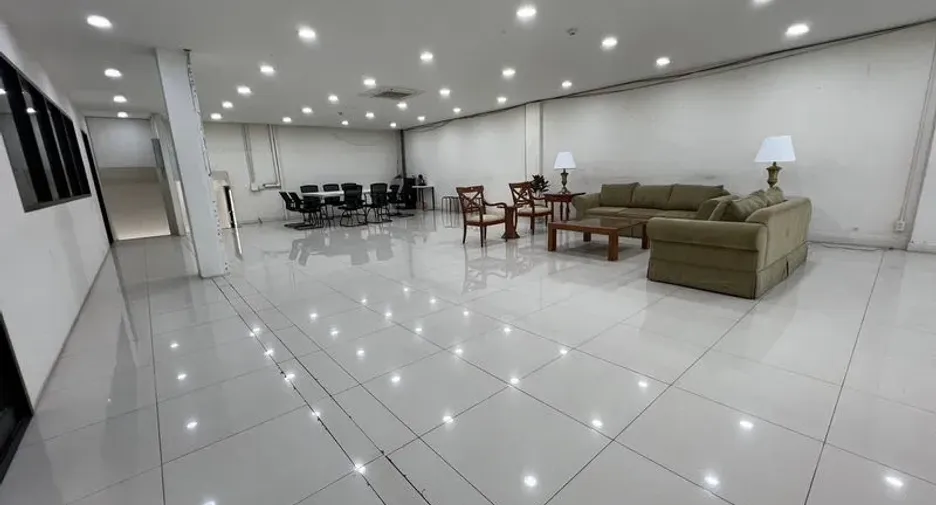 For rent office in Phra Khanong, Bangkok