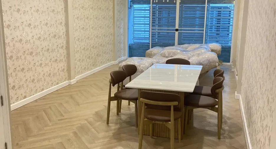 For rent 3 bedrooms office in Pathum Wan, Bangkok