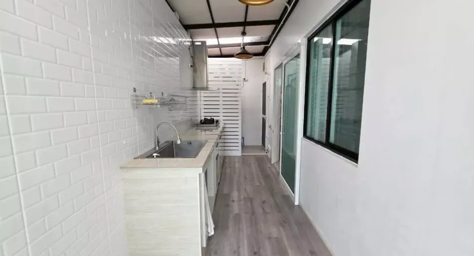 For rent and for sale 3 bedrooms house in Bang Phli, Samut Prakan