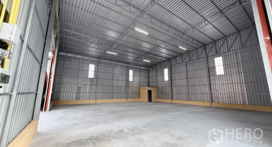 For rent warehouse in Wang Thonglang, Bangkok