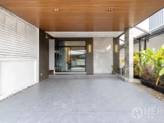 For rent and for sale 3 bedrooms townhouse in Lat Phrao, Bangkok