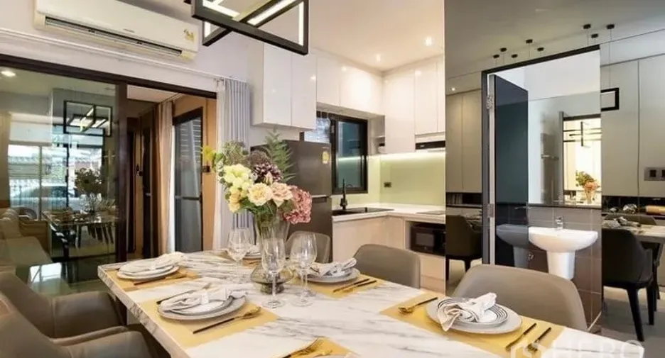 For rent and for sale 3 bedrooms townhouse in Lat Phrao, Bangkok