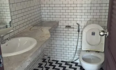 For rent 3 bedrooms townhouse in Watthana, Bangkok