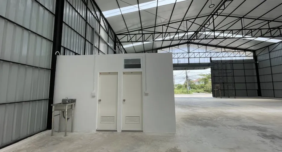For rent warehouse in Pak Kret, Nonthaburi