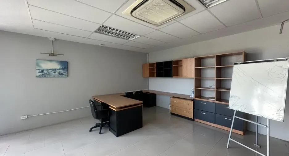 For rent warehouse in Lam Luk Ka, Pathum Thani