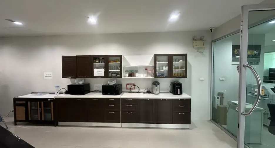 For rent warehouse in Lam Luk Ka, Pathum Thani