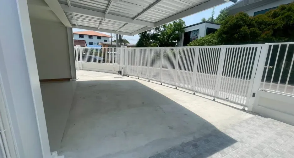 For rent and for sale warehouse in Mueang Nonthaburi, Nonthaburi