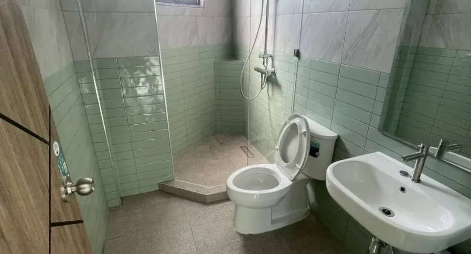 For rent and for sale warehouse in Mueang Nonthaburi, Nonthaburi