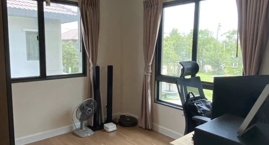For sale 3 bedrooms house in Saphan Sung, Bangkok