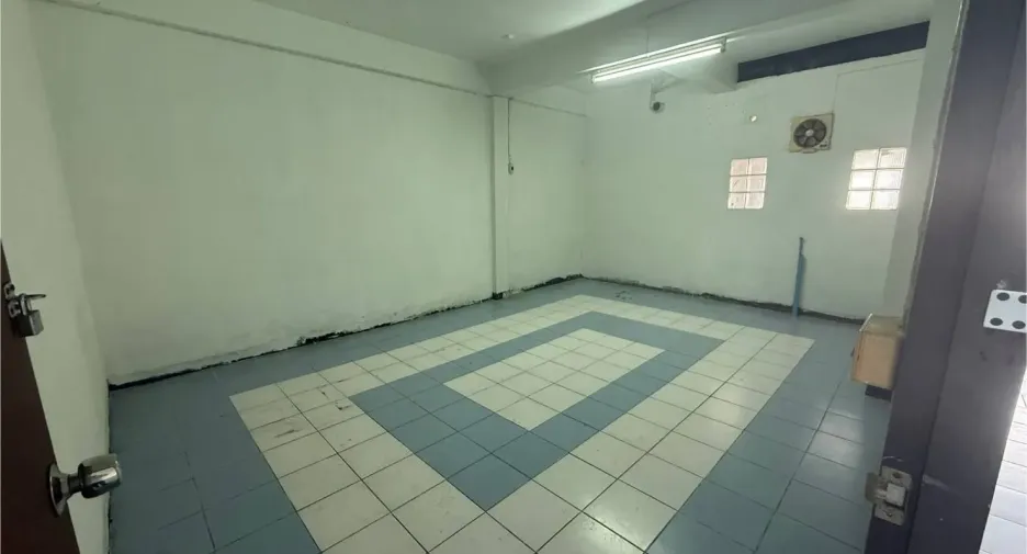 For rent retail Space in Bang Na, Bangkok