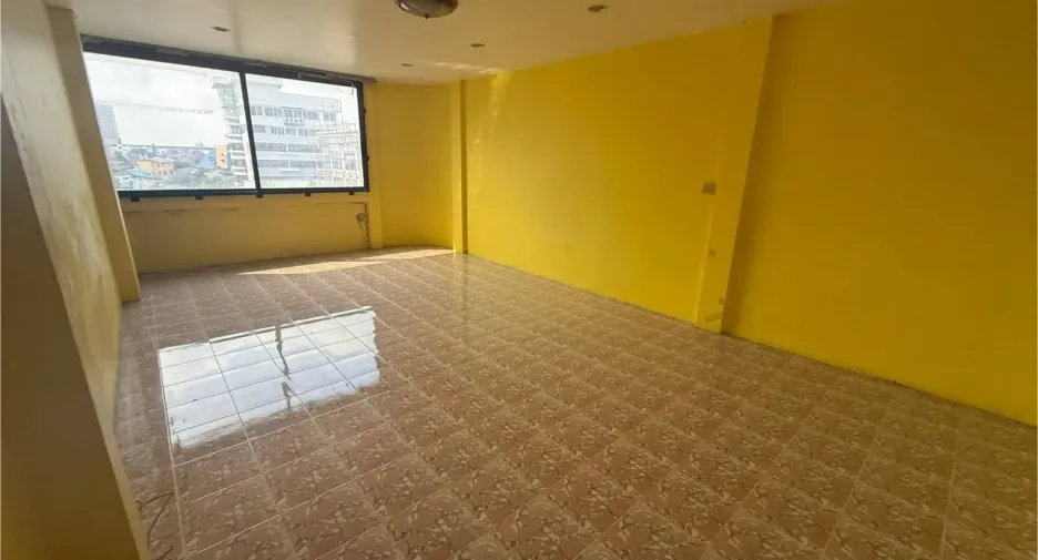 For rent retail Space in Bang Na, Bangkok