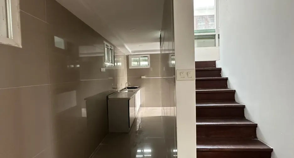 Büro zur Miete mit 3 Zimmer in Watthana, Bangkok