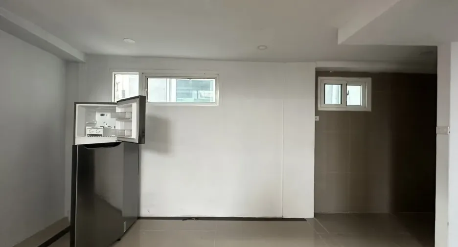 Büro zur Miete mit 3 Zimmer in Watthana, Bangkok