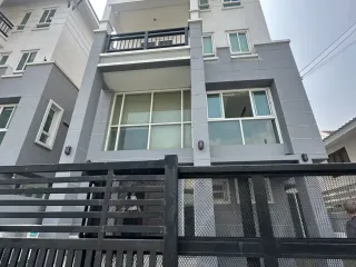 出租 3 卧室 办公室 在 Watthana, 曼谷