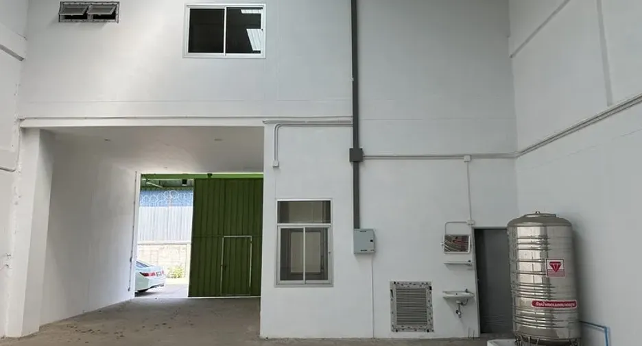 À louer entrepôt à Lat Lum Kaeo, Pathum Thani