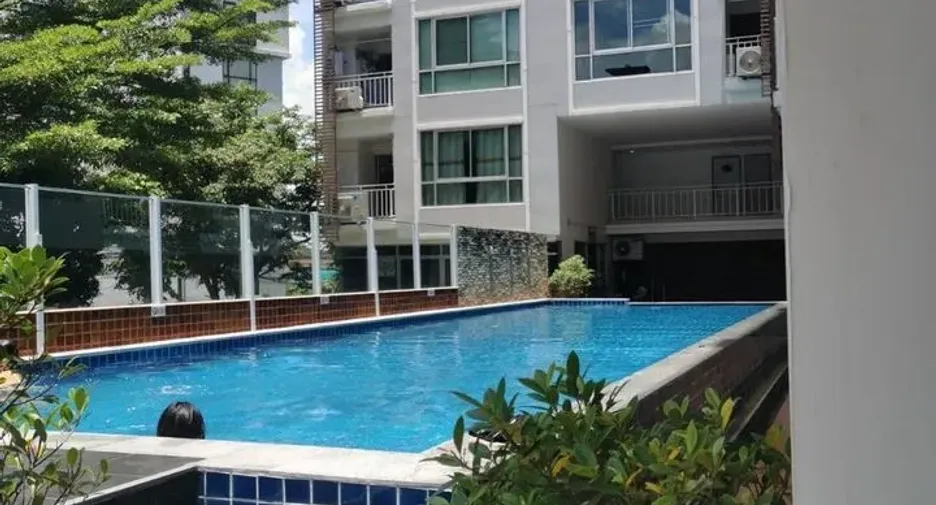 For rent 2 bedrooms condo in Phra Khanong, Bangkok