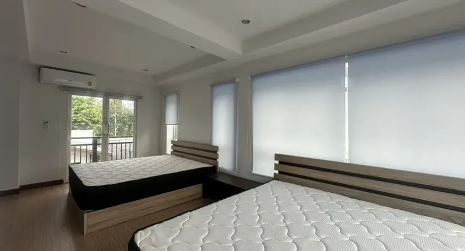 For rent 3 ベッドルーム office in Watthana, Bangkok