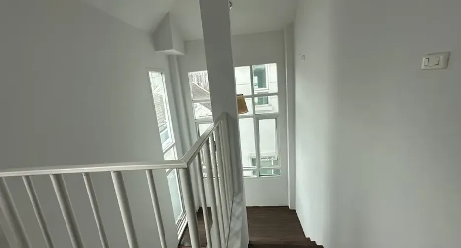 For rent 3 ベッドルーム office in Watthana, Bangkok