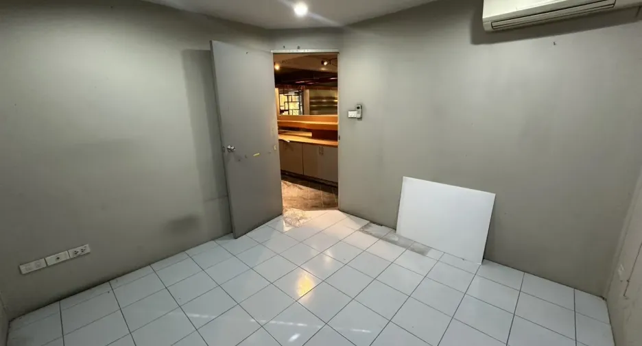 Gewerbefläche zur Miete in Watthana, Bangkok