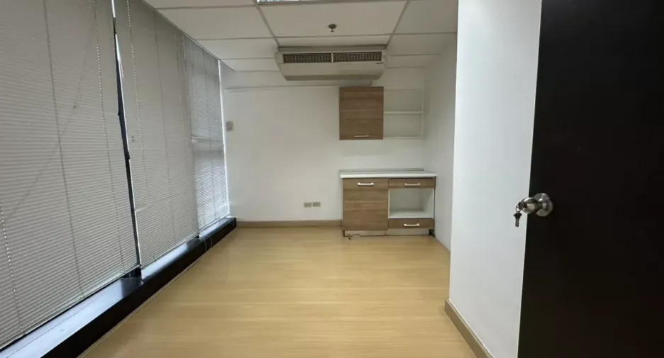 Oficina en alquiler en Watthana, Bangkok